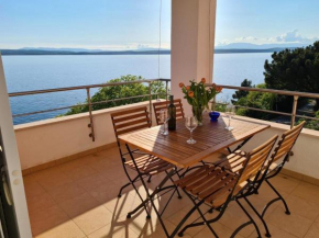 Tolle Wohnung in Crikvenica mit Möbliertem Balkon und Meerblick